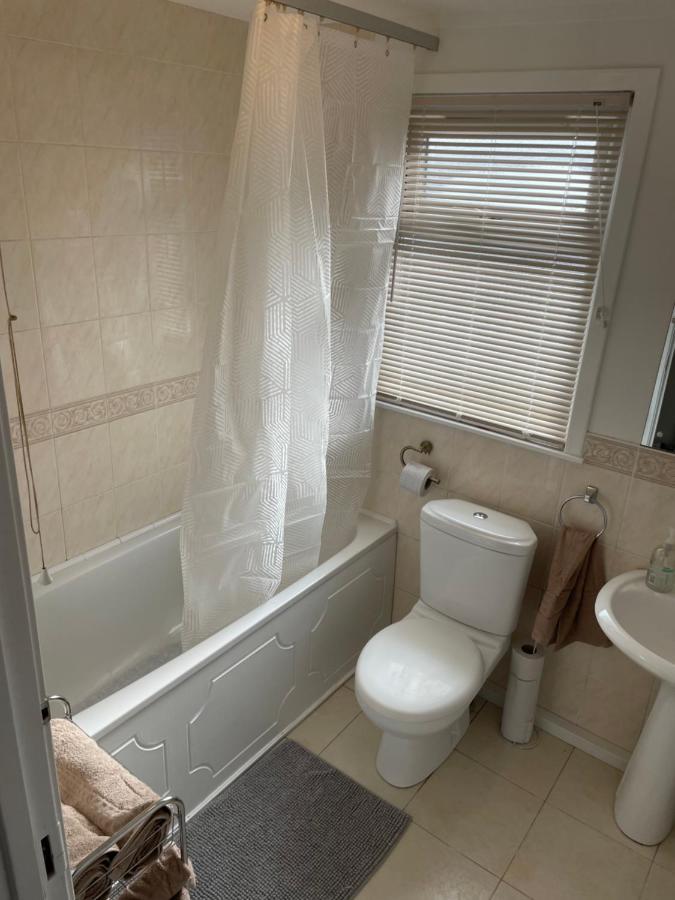 1-Bedroom Semi-Detached Chalet In Uddingston, Glasgow Exteriér fotografie